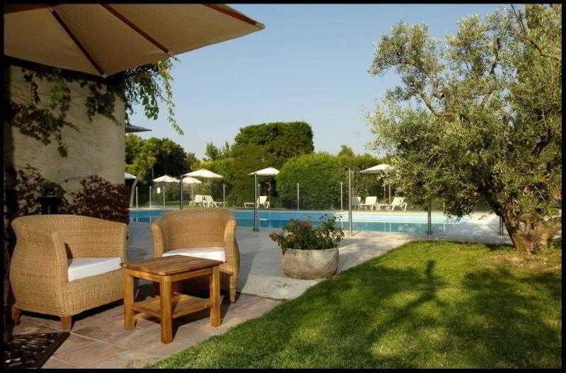 Val Baussenc, The Originals Relais Hotel Maussane les Alpilles Bagian luar foto