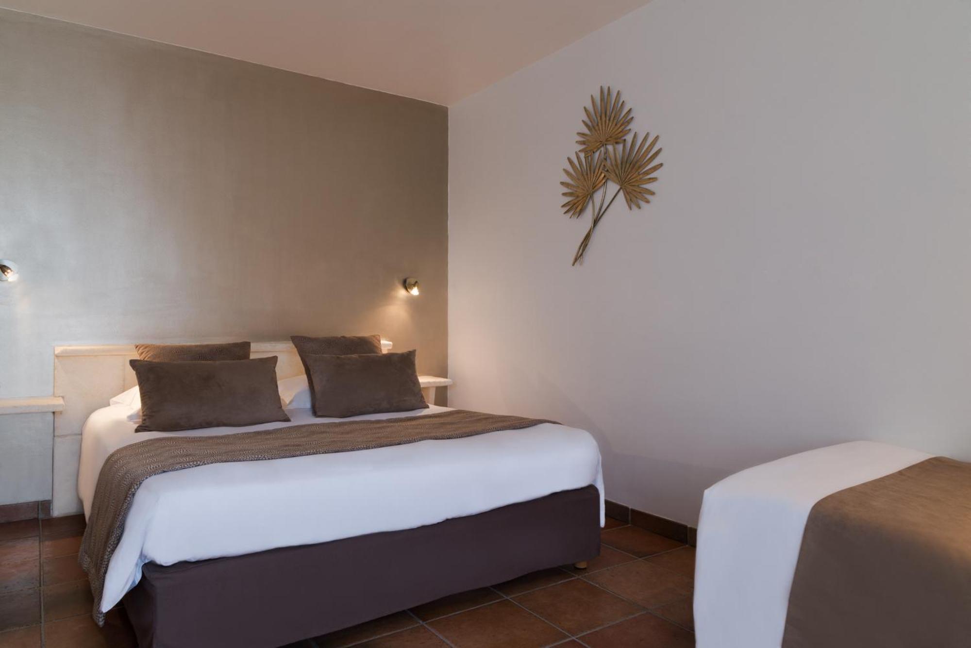 Val Baussenc, The Originals Relais Hotel Maussane les Alpilles Bagian luar foto