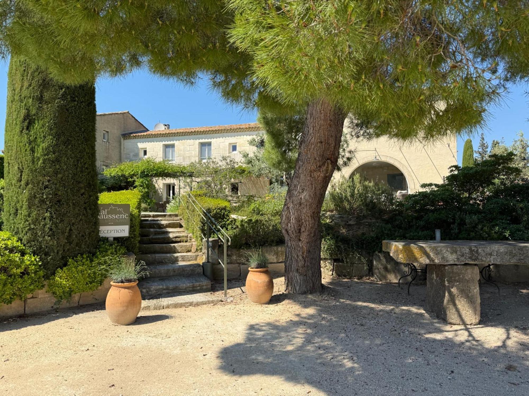 Val Baussenc, The Originals Relais Hotel Maussane les Alpilles Bagian luar foto