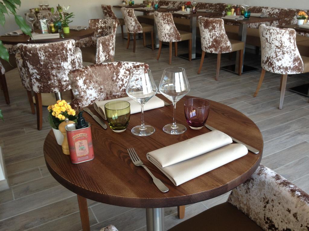 Val Baussenc, The Originals Relais Hotel Maussane les Alpilles Bagian luar foto