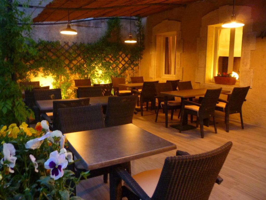 Val Baussenc, The Originals Relais Hotel Maussane les Alpilles Bagian luar foto