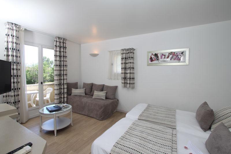 Val Baussenc, The Originals Relais Hotel Maussane les Alpilles Bagian luar foto