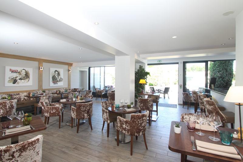 Val Baussenc, The Originals Relais Hotel Maussane les Alpilles Bagian luar foto